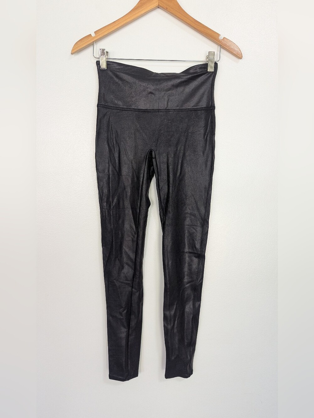 Spanx Black Shiny Faux Leather High Waisted Leggings Size Medium Black